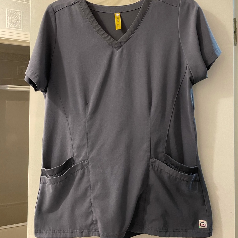 Wonder Wink Aero Scrub Top